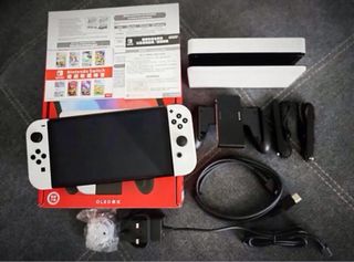 Nintendo Switch OLED Negra y Blanca