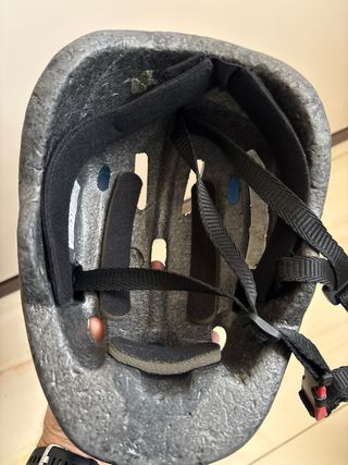 Casco infantil Decathlon azul estrellas