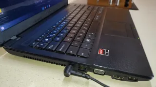 Portátil Asus con Windows 11 y Office