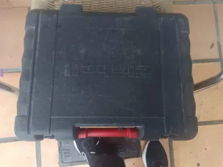 Sierra de sable Einhell y hojas Milwaukee