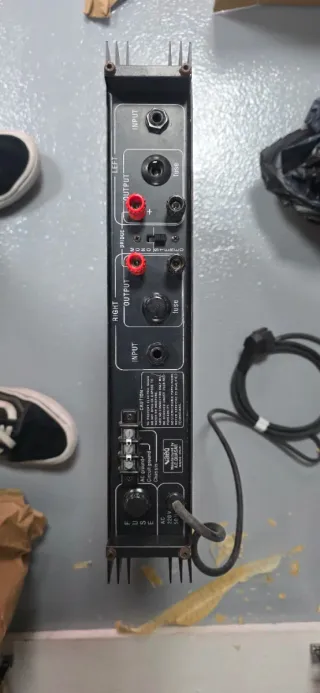 Amplificador Naeq Modelo 200 Profesional