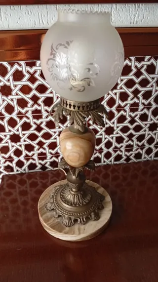 Lámpara bronce mármol tulipa vintage