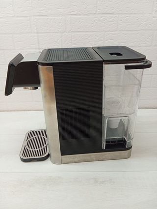 Dispensador de agua caliente y fria