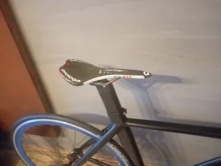 Bicicleta Fixie Negra Ruedas Azules talla s