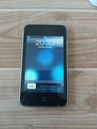 iPod Touch Apple – Modelo MC086NF – 8 GB