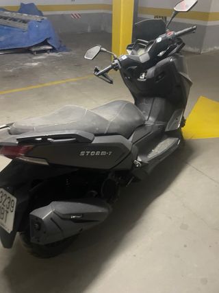 Wottan Storm T  125cc scooter Negra