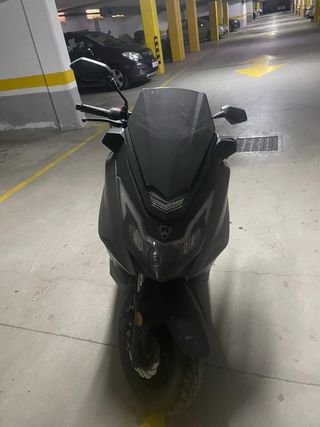 Wottan Storm T  125cc scooter Negra