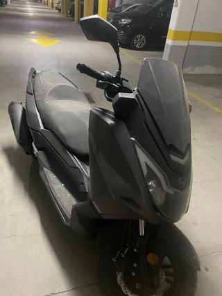 Wottan Storm T  125cc scooter Negra