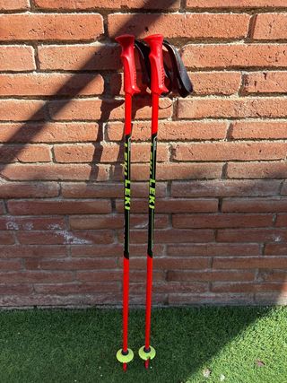 Palos de esquí Leki rojos