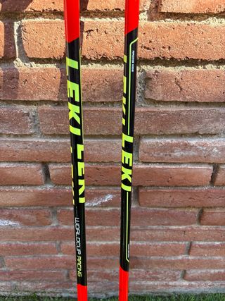 Palos de esquí Leki rojos