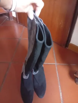 Stivali Albano in camoscio neri e grigi