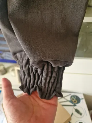 Pantalón Bombacho Gris con Cinturón