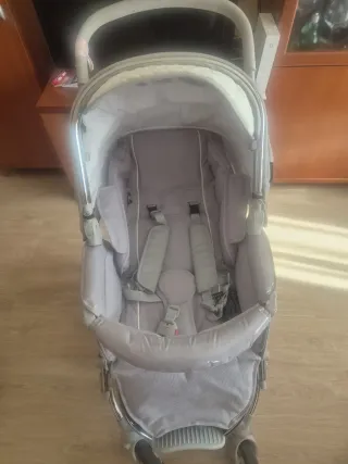 Carro de bebé gris bebecar