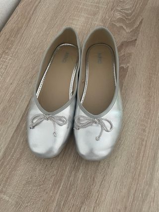 Manoletinas Mango niña talla 36 plateadas