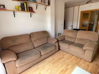 Dos sofás de 2 plazas