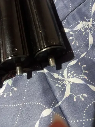 Patas de cama negras (4 unidades)