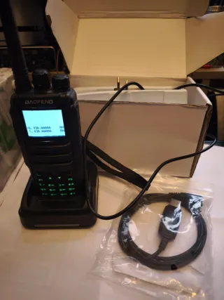 Walkie Talkie Baofeng DMR DM1701