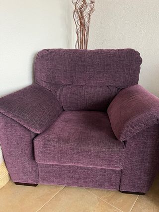 Sofá 2 plazas + sillón morado en perfecto estado