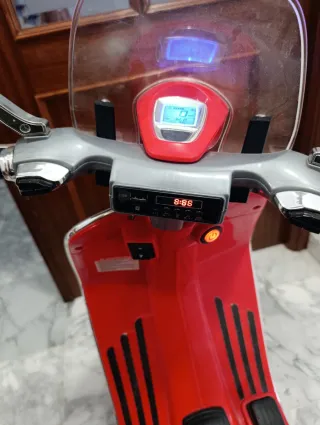 Moto Vespa Eléctrica Roja Batería