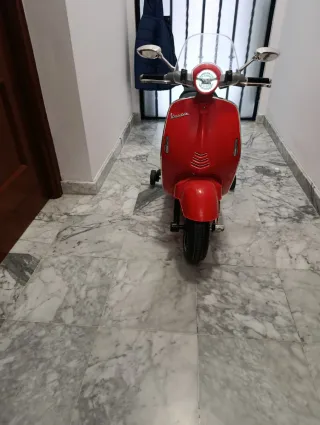 Moto Vespa Eléctrica Roja Batería