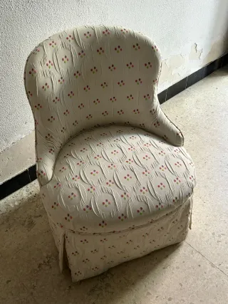 Butaca descalzadora con tela estampada