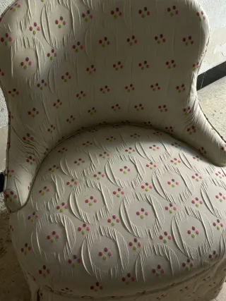 Butaca descalzadora con tela estampada