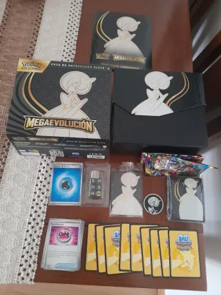 Caja Entrenador Élite Pokémon Megaevolución
