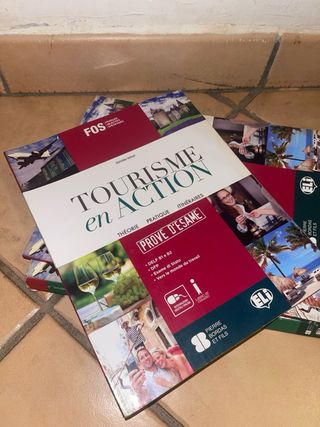 4 libri Tourisme en Action scuola