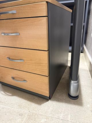 Cajonera de oficina madera y metal