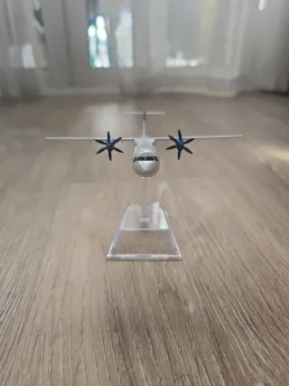 Lote 2 Maquetas Aviones Escala 1:400