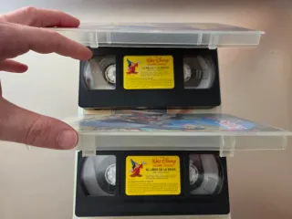 2 VHS DISNEY