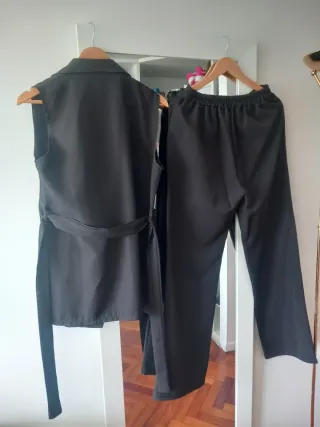 Conjunto traje negro chaleco y pantalón