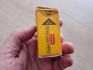 2 Cartucce per fotocamera regolare 8mm (non Super 8mm)