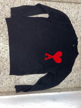 Jersey AMI Paris Negro Corazón Rojo