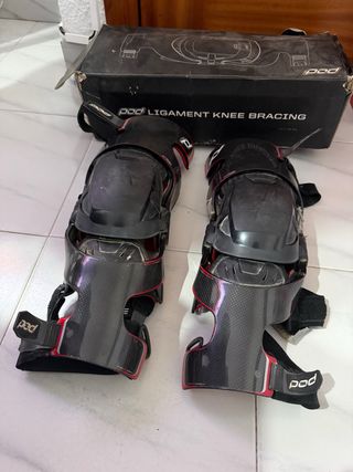 Rodillera Pod K700 Carbono