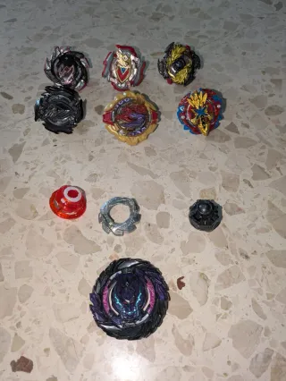 Pista Beyblade con 7 Beyblades