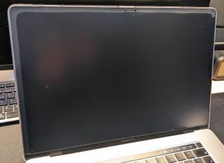 MacBook Pro 16 2019 i7 16GB 512GB Impecable