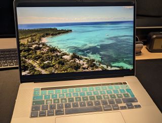 MacBook Pro 16 2019 i7 16GB 512GB Impecable