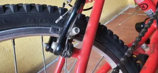 Bicicleta B-twin Roja