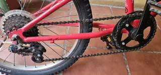 Bicicleta B-twin Roja