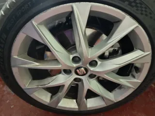 Llantas 18 Seat León FR con neumáticos como nuevos