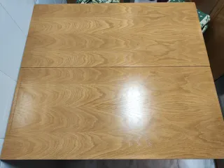 Mesa de madera con cajón