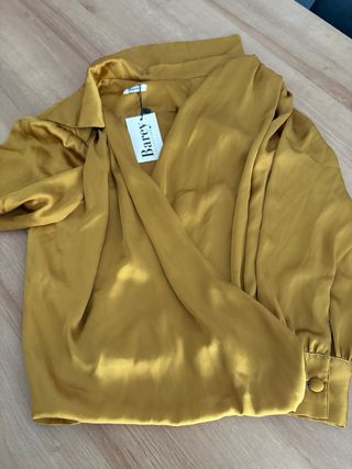 Conjunto falda y top amarillo satinado Barey