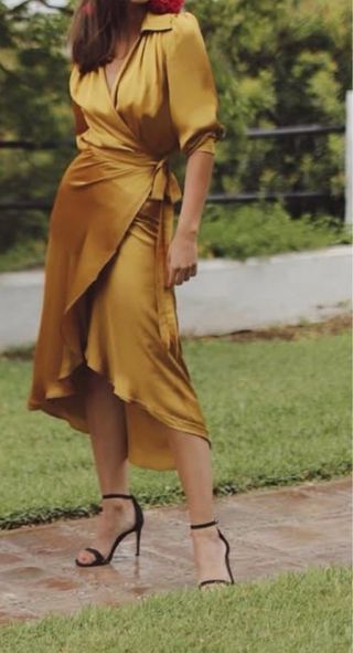 Conjunto falda y top amarillo satinado Barey