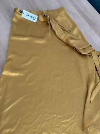 Conjunto falda y top amarillo satinado Barey