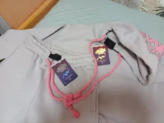 Chándal Syna World Gris y Rosa.