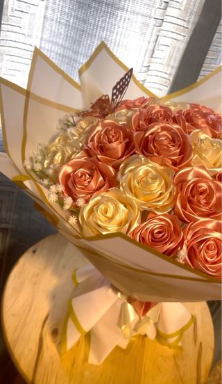 Ramo de rosas eternas de seda