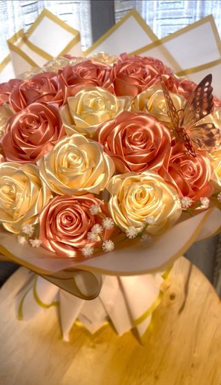 Ramo de rosas eternas de seda