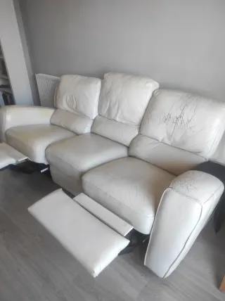 REGALO:Sofá relax de piel blanca 3 plazas.