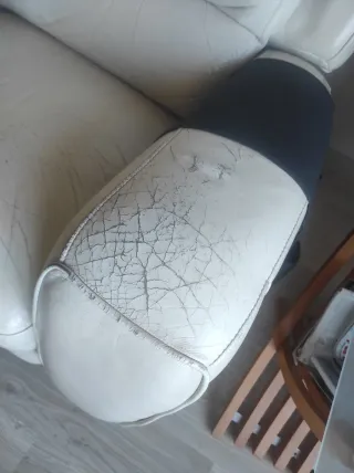 REGALO:Sofá relax de piel blanca 3 plazas.